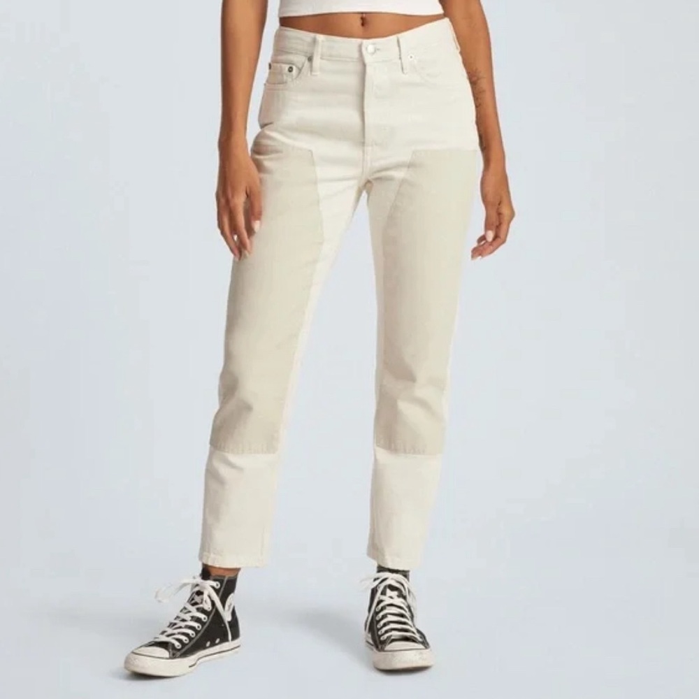 Everlane 90s Cheeky 25 Crop
Patchwork Panel Jean in Pure Craft Ivory
Cream